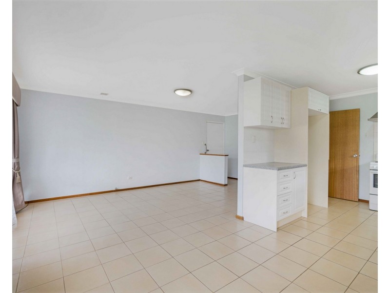 26B Blackburne Drive, Kelmscott WA 6111