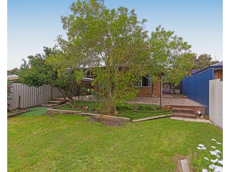 26B Blackburne Drive, Kelmscott WA 6111