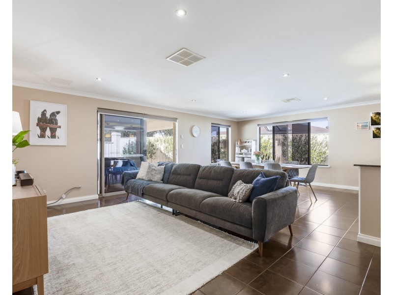 9 Pheasant Close, Seville Grove WA 6112