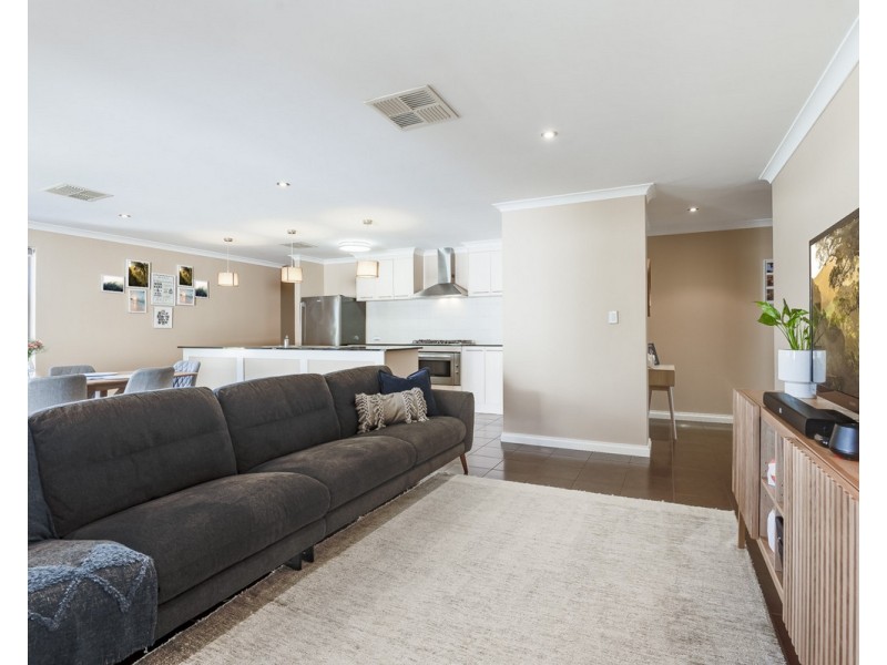 9 Pheasant Close, Seville Grove WA 6112