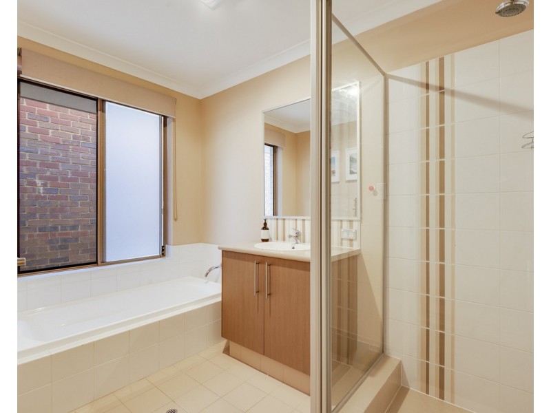 9 Pheasant Close, Seville Grove WA 6112