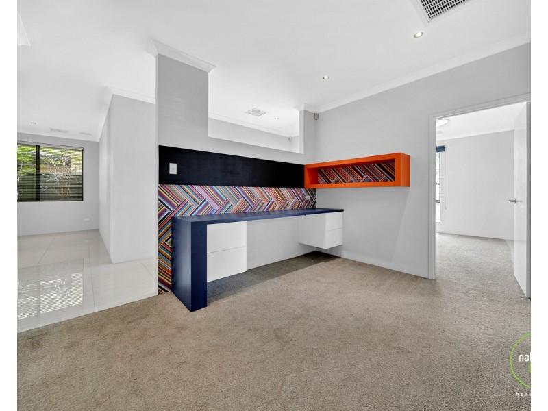 15 Jindabyne Street, Hilbert WA 6112