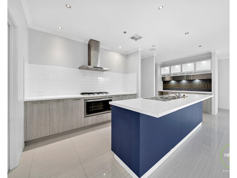 15 Jindabyne Street, Hilbert WA 6112