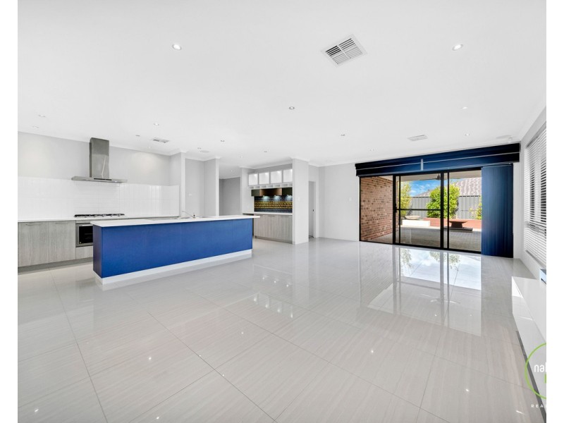 15 Jindabyne Street, Hilbert WA 6112