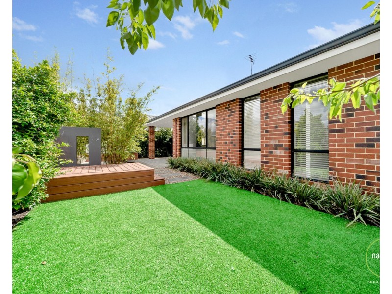 15 Jindabyne Street, Hilbert WA 6112