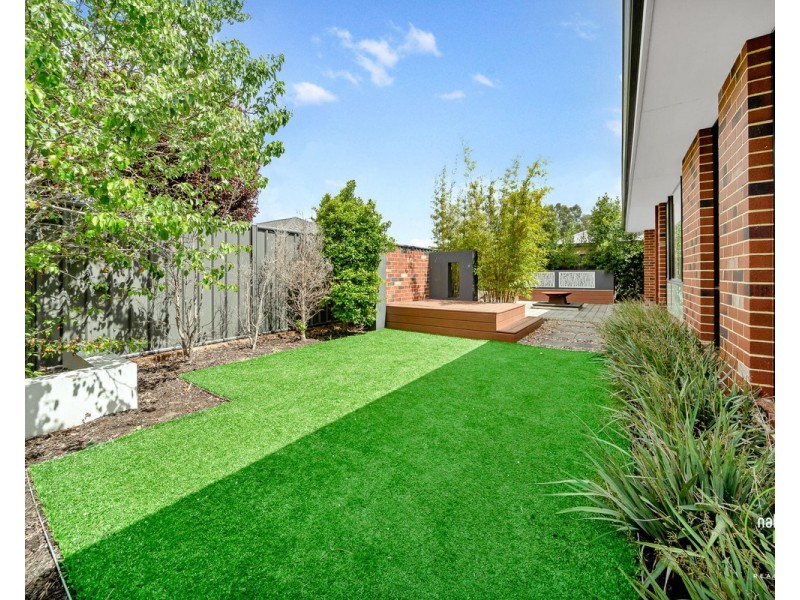 15 Jindabyne Street, Hilbert WA 6112