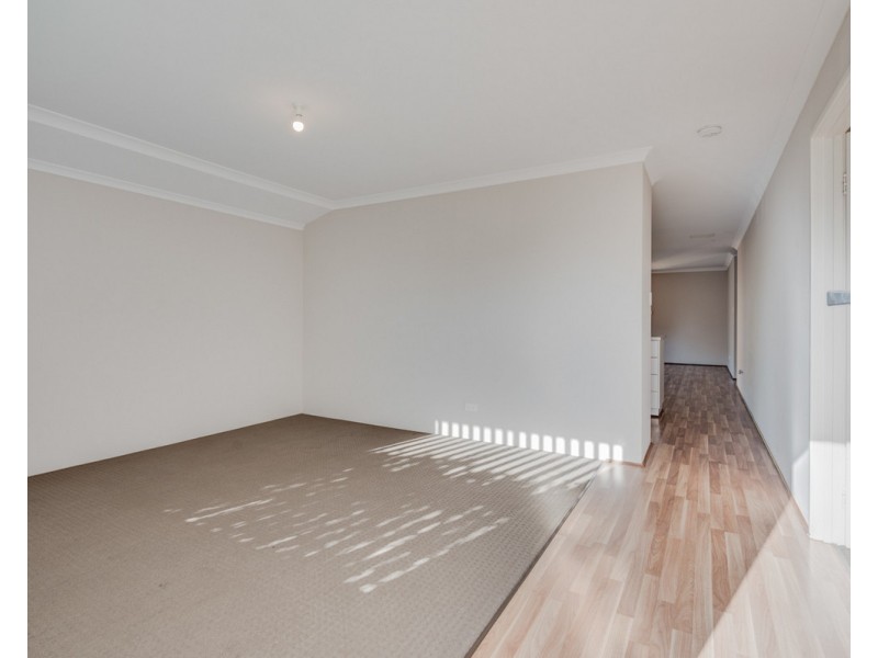 18 Bundoran Approach, Hilbert WA 6112