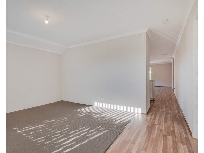 18 Bundoran Approach, Hilbert WA 6112