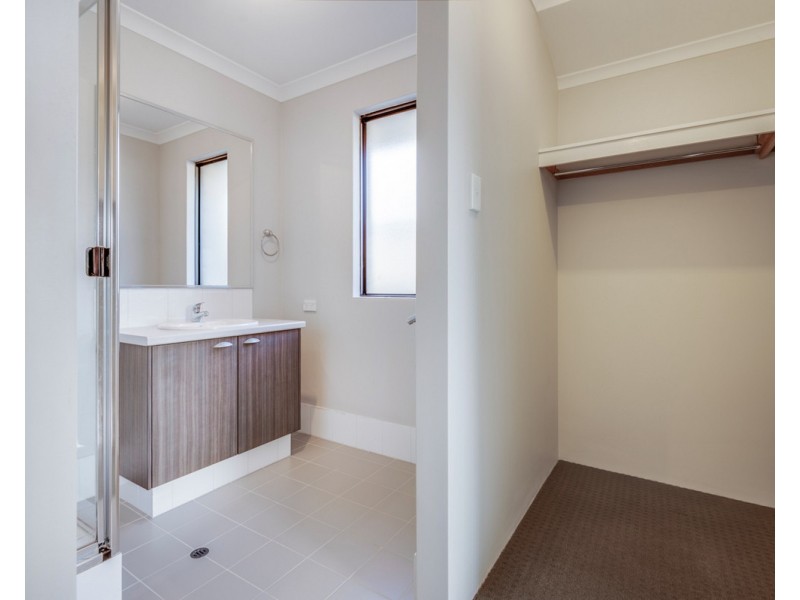 18 Bundoran Approach, Hilbert WA 6112