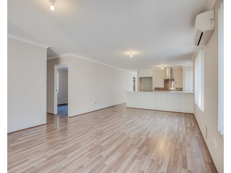 18 Bundoran Approach, Hilbert WA 6112