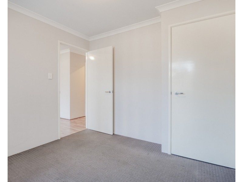 18 Bundoran Approach, Hilbert WA 6112