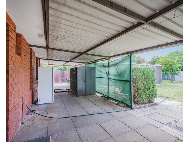 8 Chamberlain Way, Armadale WA 6112