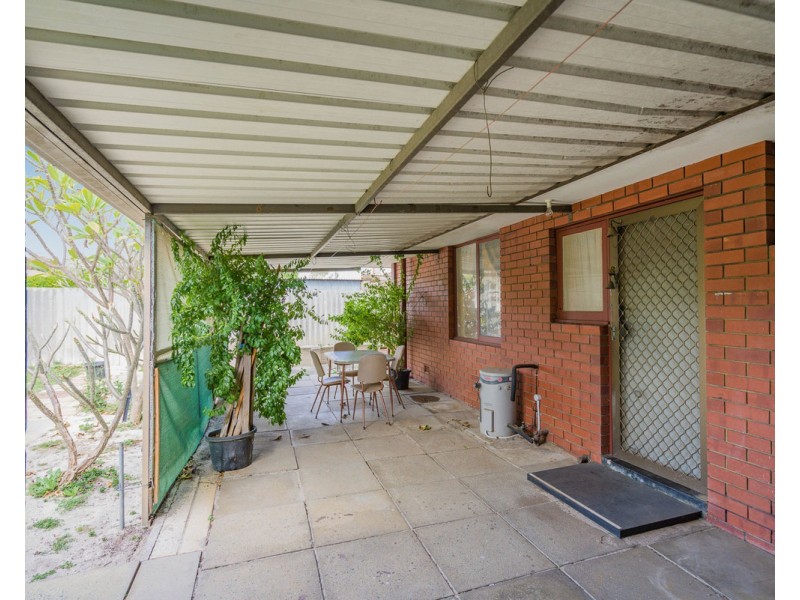 8 Chamberlain Way, Armadale WA 6112