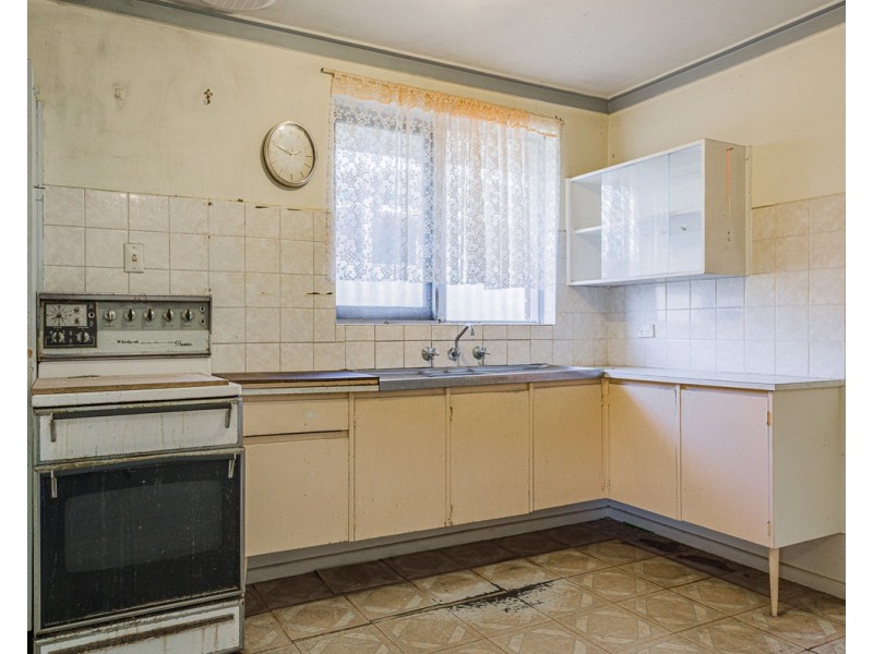 8 Chamberlain Way, Armadale WA 6112