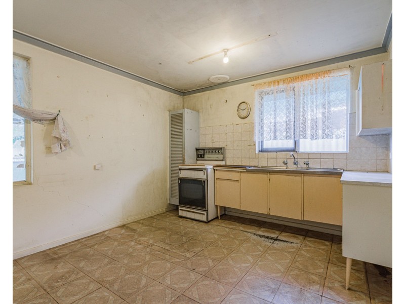 8 Chamberlain Way, Armadale WA 6112