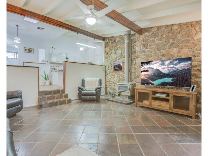 12 Blackwood Drive, Mount Nasura WA 6112