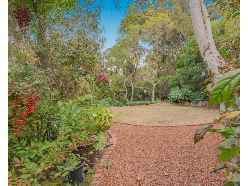 12 Blackwood Drive, Mount Nasura WA 6112