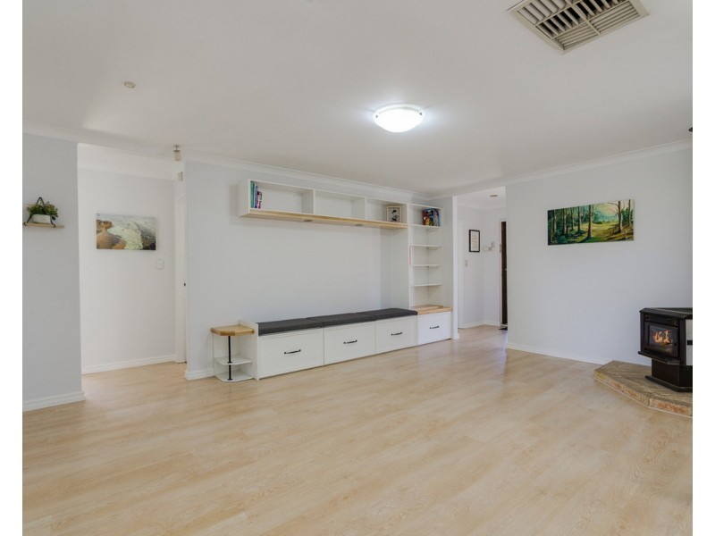 3 Excalibur Circle, Camillo WA 6111