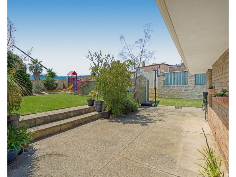 3 Excalibur Circle, Camillo WA 6111