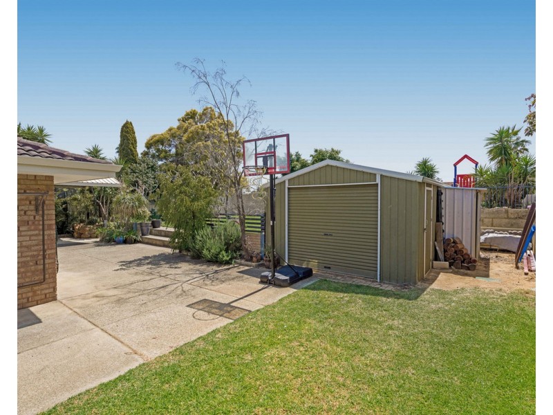 3 Excalibur Circle, Camillo WA 6111