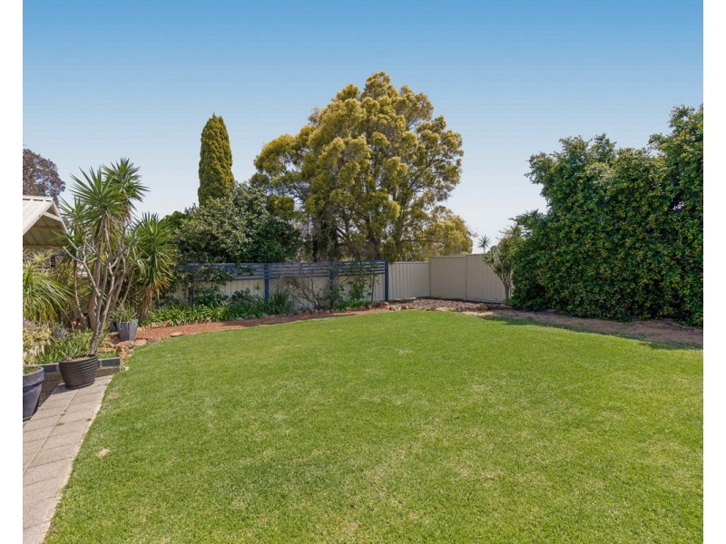 3 Excalibur Circle, Camillo WA 6111