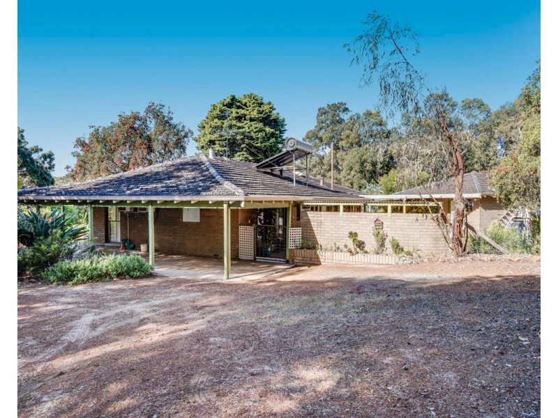 64 Cross Road, Bedfordale WA 6112