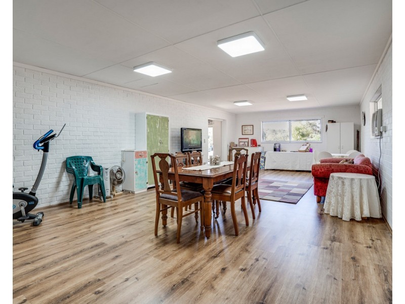 64 Cross Road, Bedfordale WA 6112