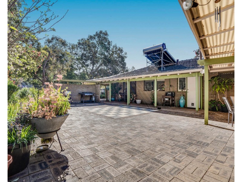 64 Cross Road, Bedfordale WA 6112