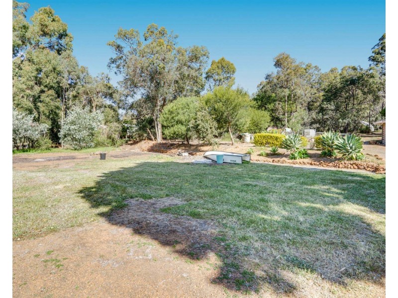 64 Cross Road, Bedfordale WA 6112