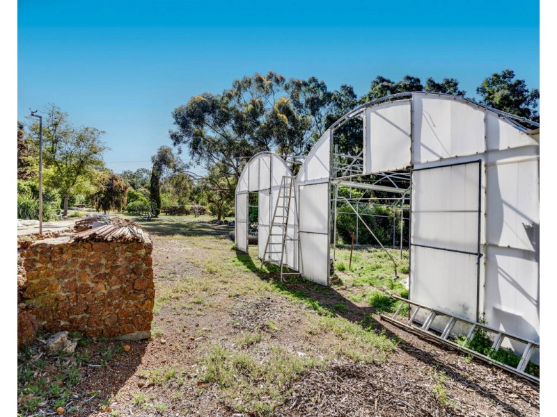 64 Cross Road, Bedfordale WA 6112