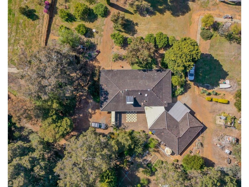 64 Cross Road, Bedfordale WA 6112