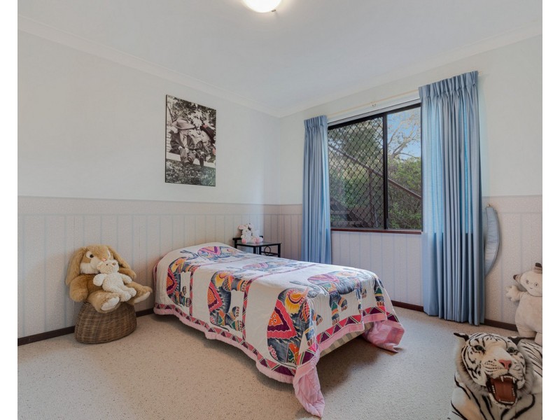 22 Croyden Road, Roleystone WA 6111