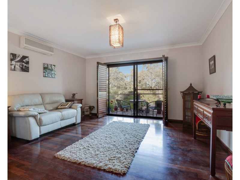 22 Croyden Road, Roleystone WA 6111