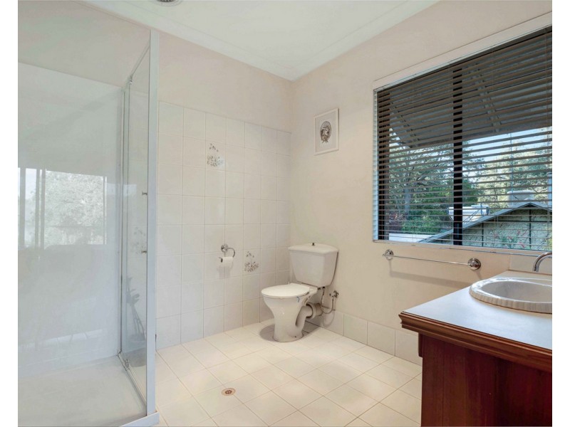 22 Croyden Road, Roleystone WA 6111