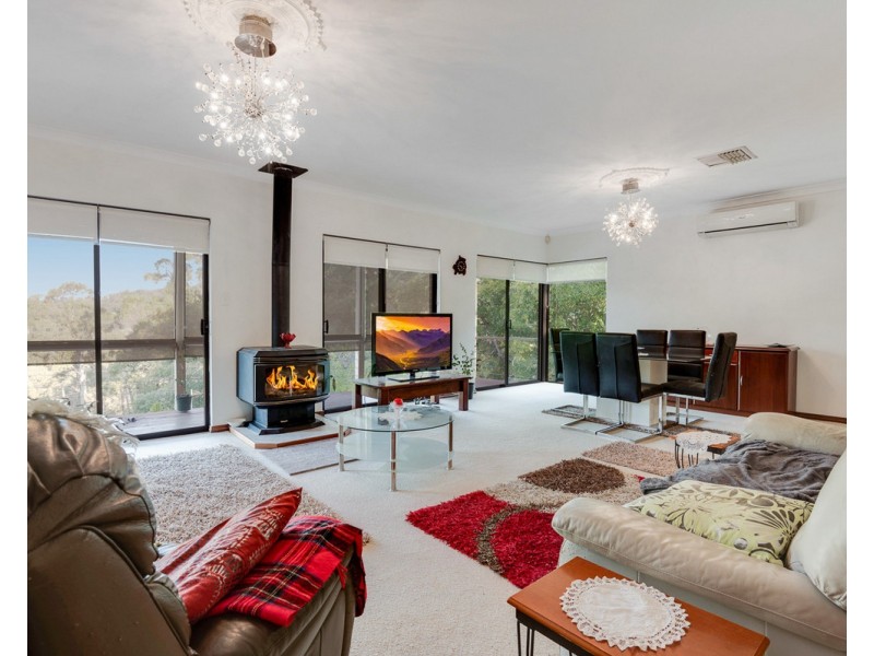 22 Croyden Road, Roleystone WA 6111