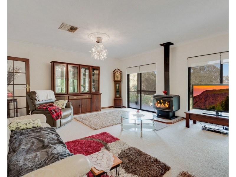 22 Croyden Road, Roleystone WA 6111