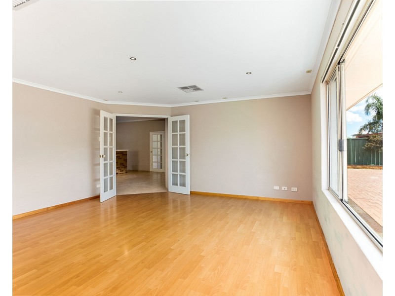 13 Heysen Parade, Southern River WA 6110