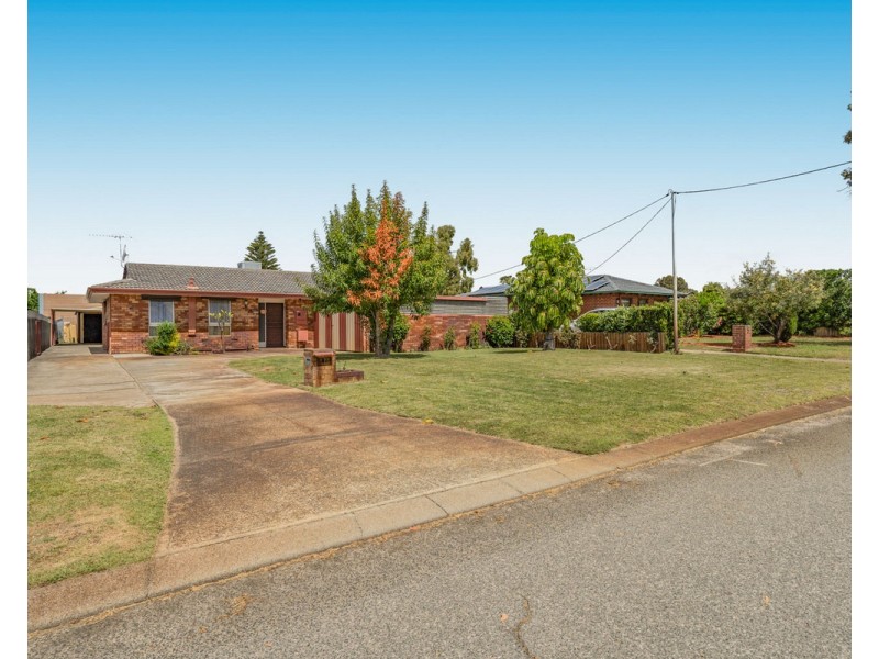 81 Lyrebird Way, Thornlie WA 6108