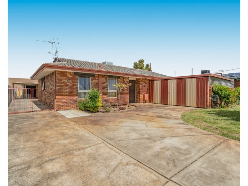 81 Lyrebird Way, Thornlie WA 6108