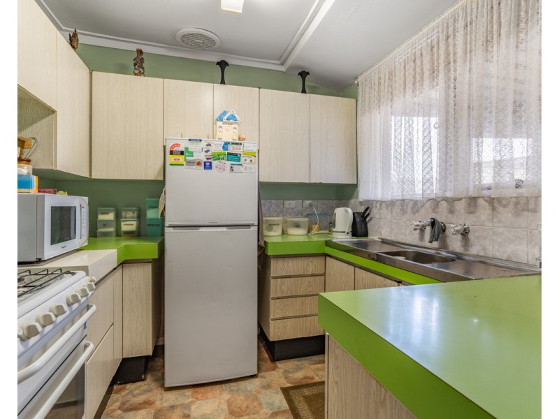 81 Lyrebird Way, Thornlie WA 6108