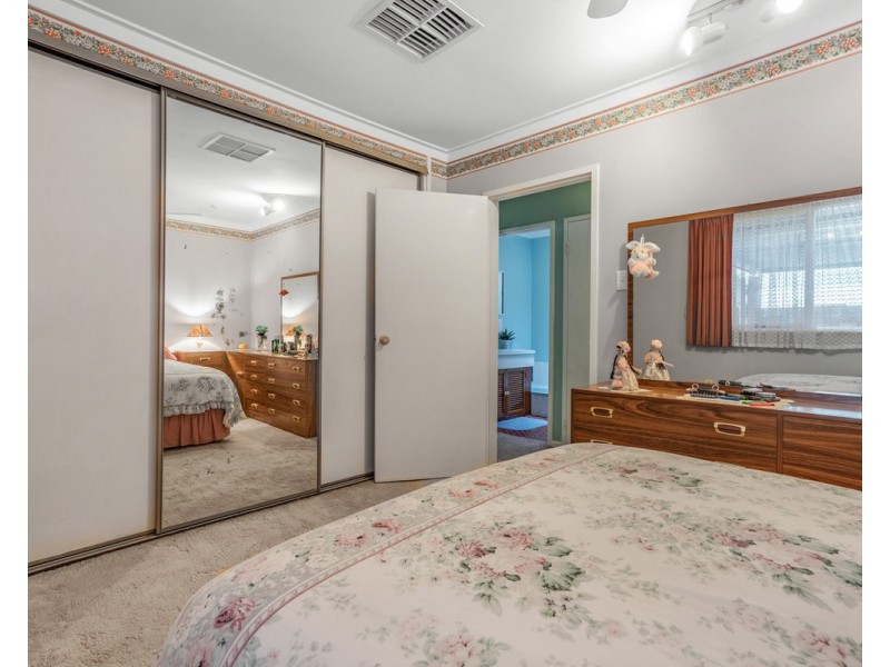 81 Lyrebird Way, Thornlie WA 6108