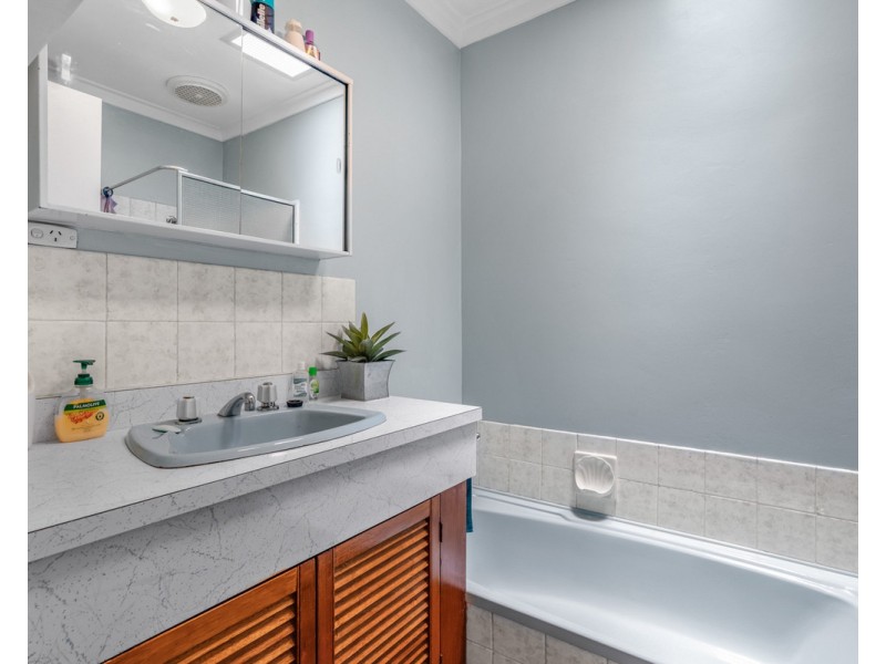 81 Lyrebird Way, Thornlie WA 6108