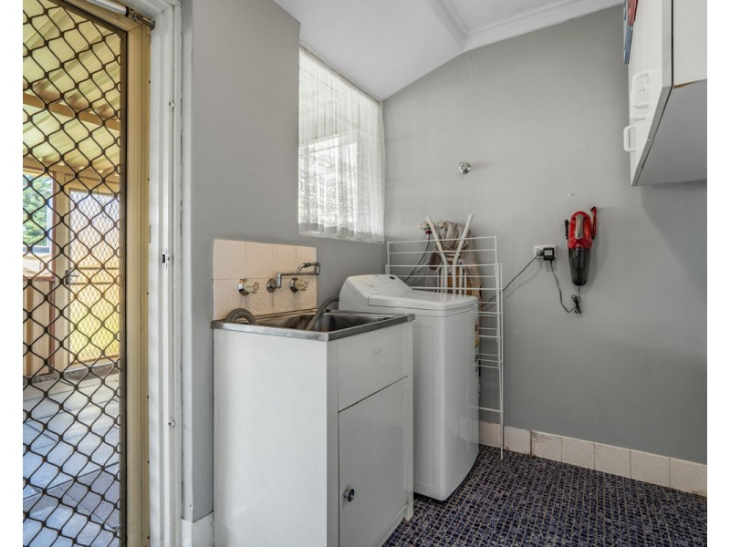 81 Lyrebird Way, Thornlie WA 6108