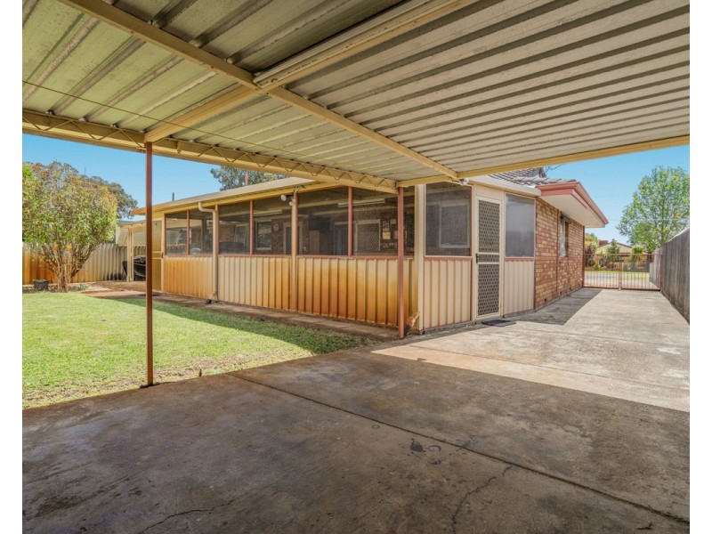81 Lyrebird Way, Thornlie WA 6108