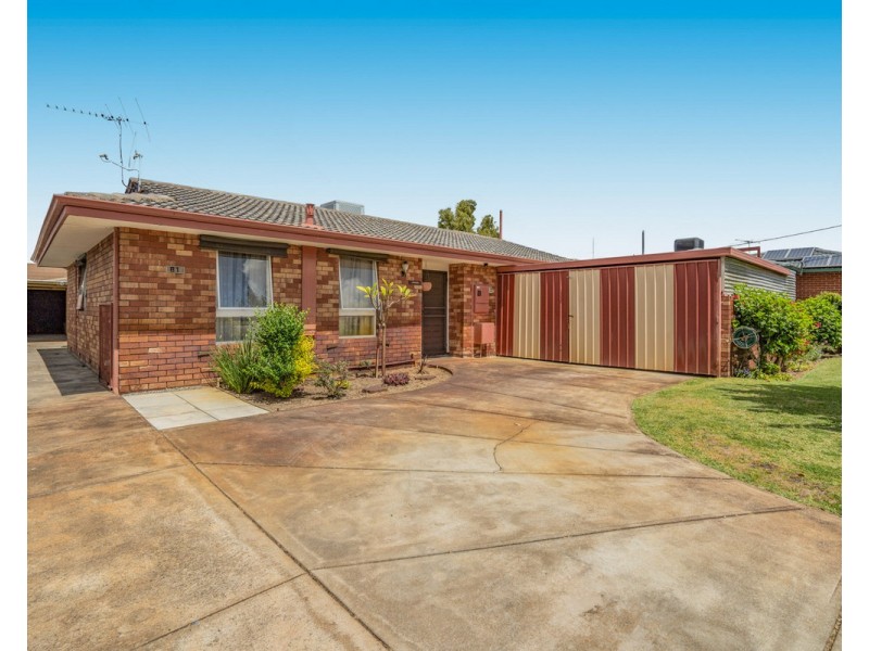 81 Lyrebird Way, Thornlie WA 6108