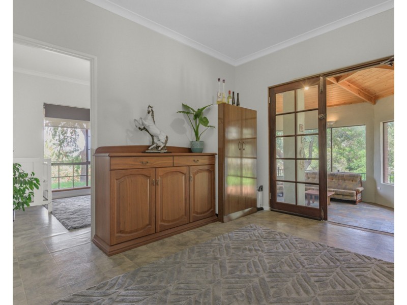 444 Canns Road, Bedfordale WA 6112