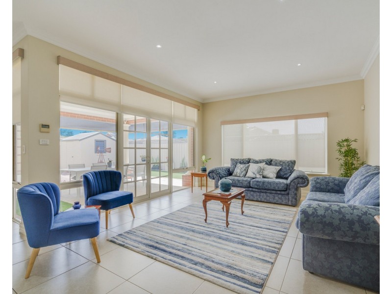 27 Lexington Avenue, Canning Vale WA 6155