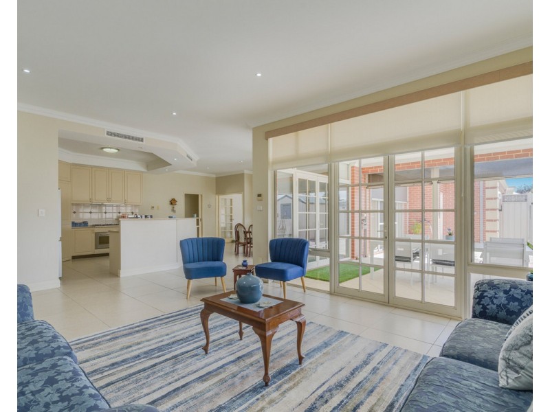 27 Lexington Avenue, Canning Vale WA 6155