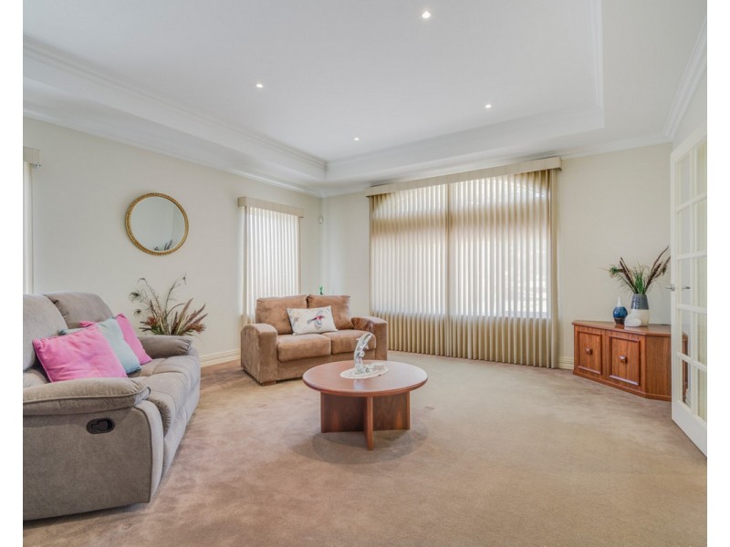 27 Lexington Avenue, Canning Vale WA 6155