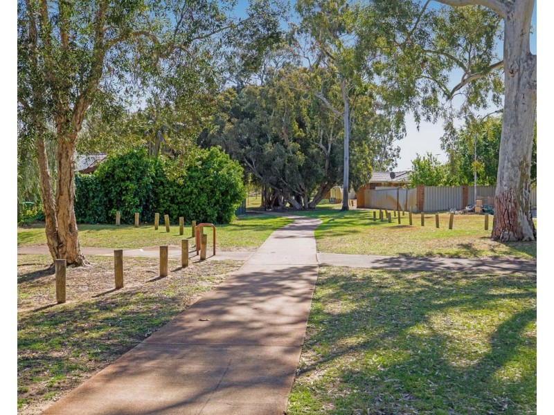 20 Aragon Court, Armadale WA 6112